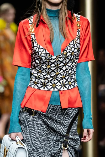 Look 48